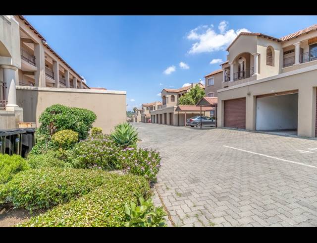 2 BEDROOM APARTMENT FOR SALE IN NOORDHANG
